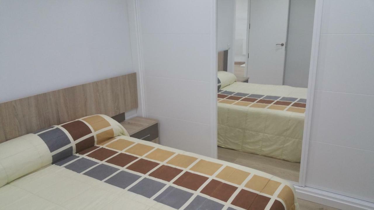 Apartamentos La Vaguada Suites Madrid Exteriör bild