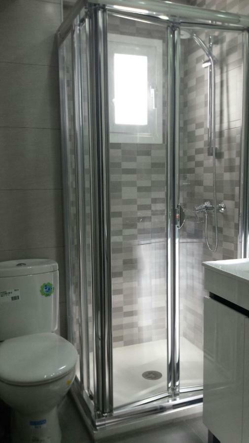 Apartamentos La Vaguada Suites Madrid Exteriör bild