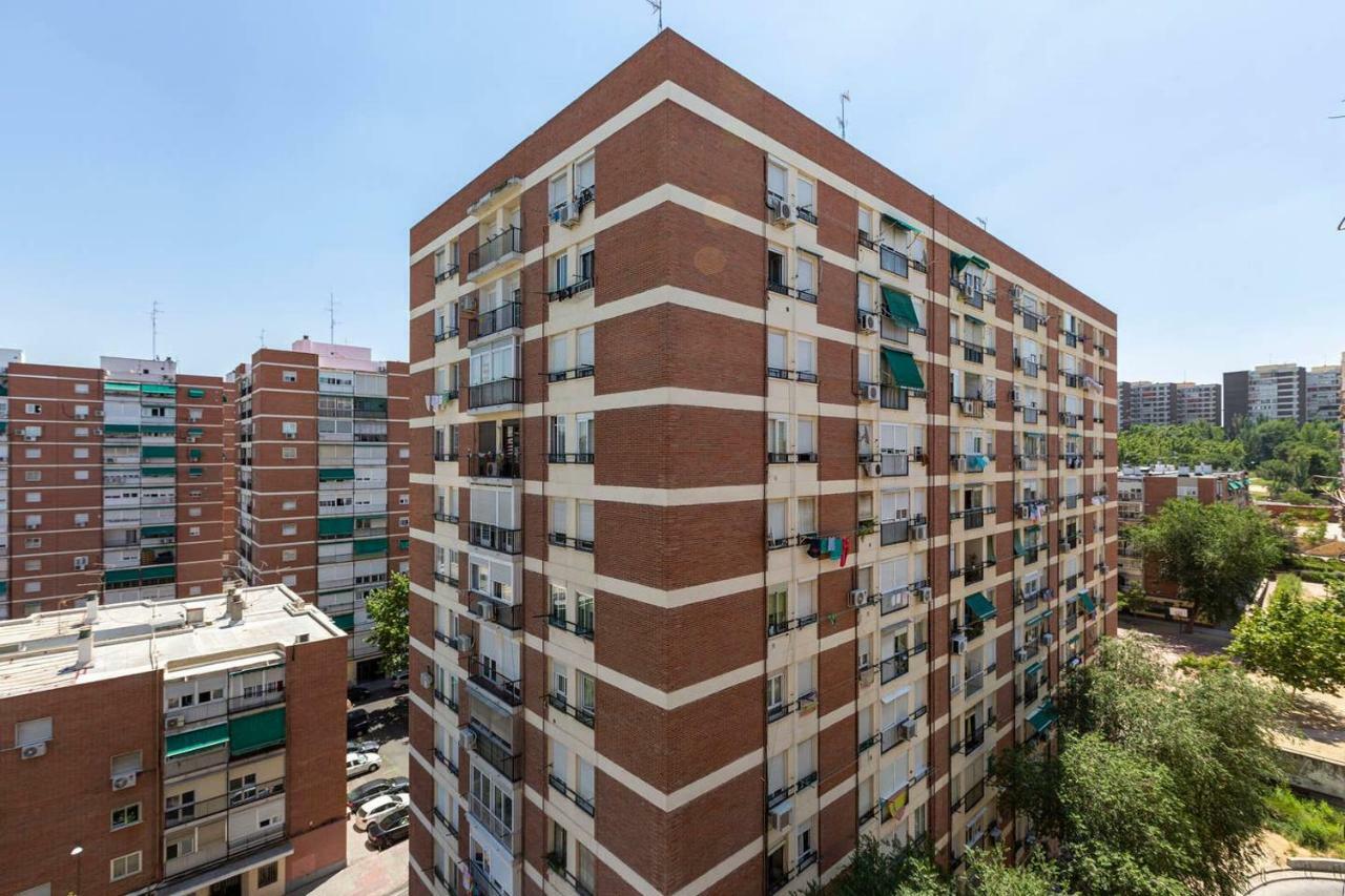 Apartamentos La Vaguada Suites Madrid Exteriör bild